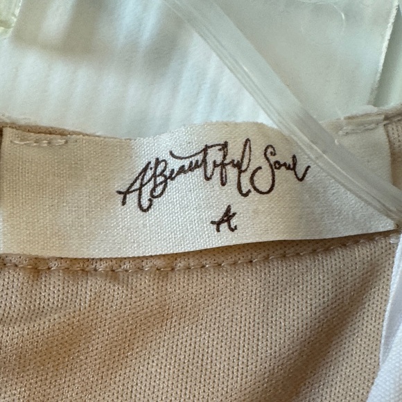 Elegant White Lace Dress - Picture 2 of 3